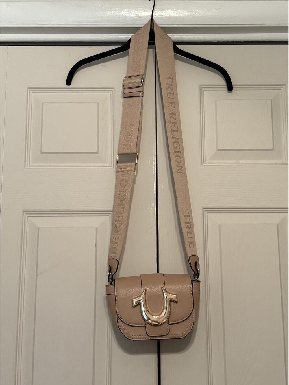 True Religion Mini Horseshoe Crossbody Bag Beige Gold Logo Y2K 2000s - Picture 2 of 9